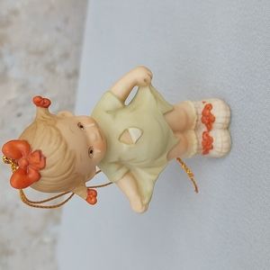 Memories of Yesterday ornament 1990